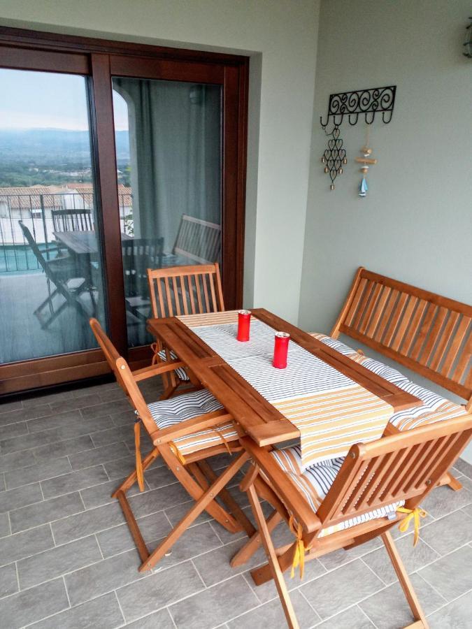 Superbe Appartement Dans Petite Residence . Badesi Exterior photo